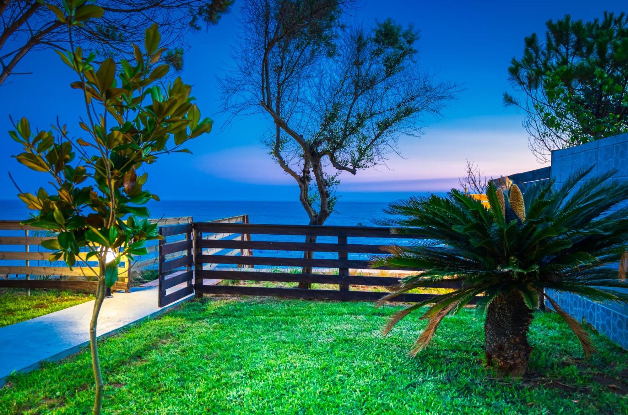 Villa Angela Agios Matthaios  Exterior photo
