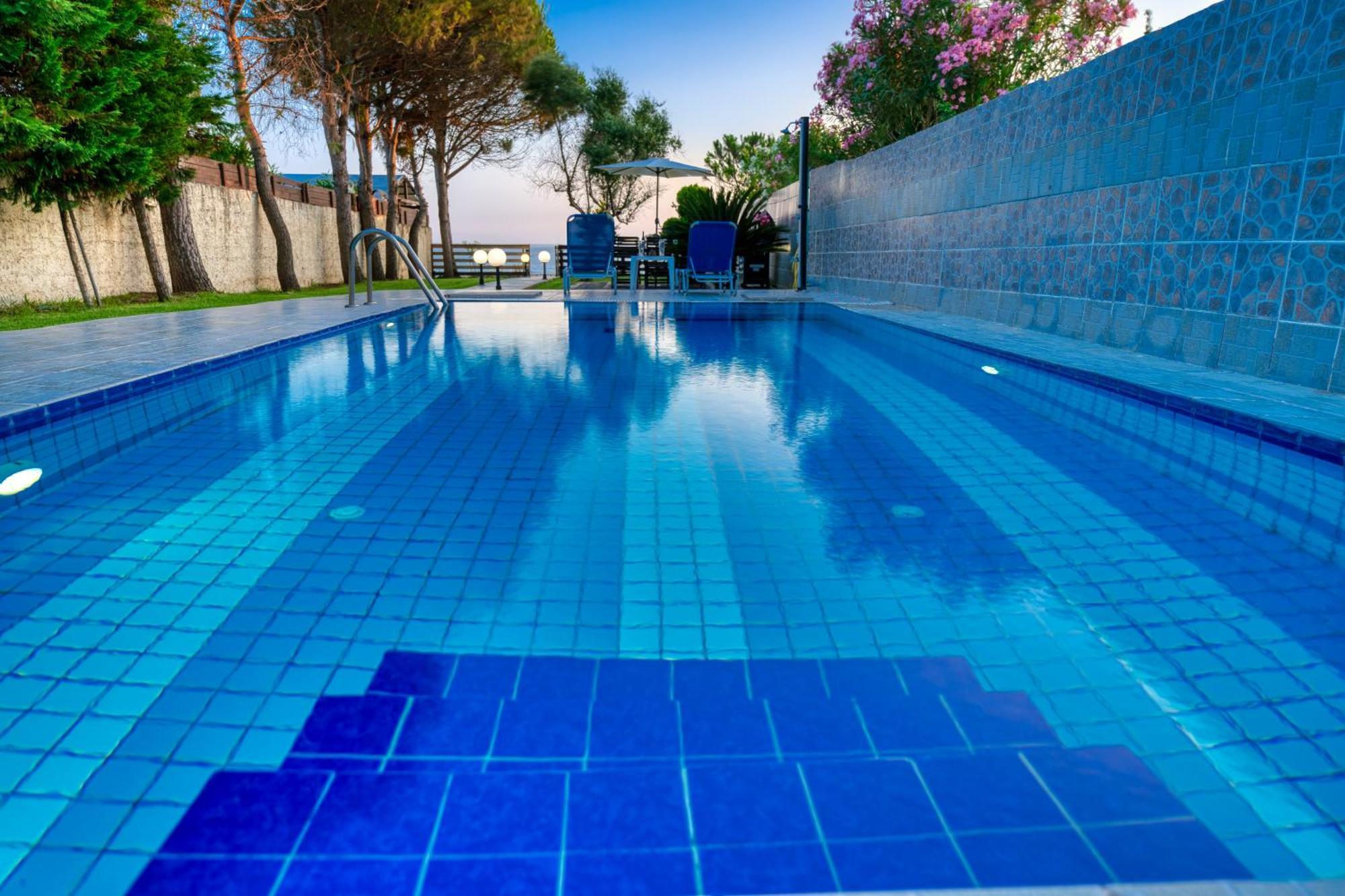 Villa Angela Agios Matthaios  Exterior photo